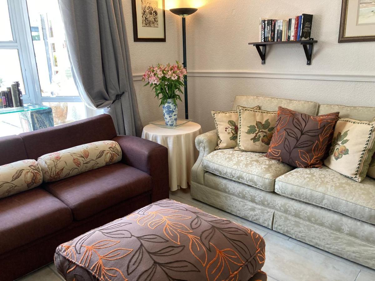 הרמנוס Brown Jug Guest House מראה חיצוני תמונה
