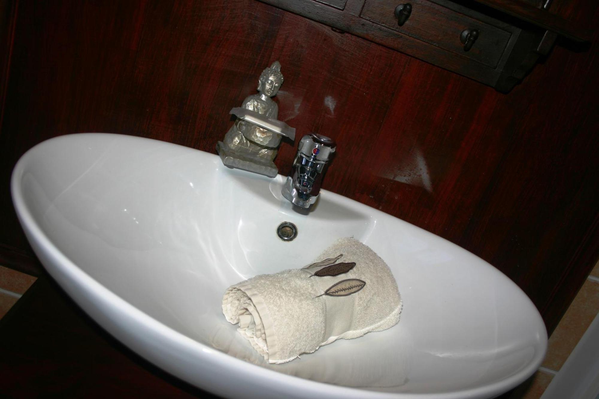 הרמנוס Brown Jug Guest House מראה חיצוני תמונה