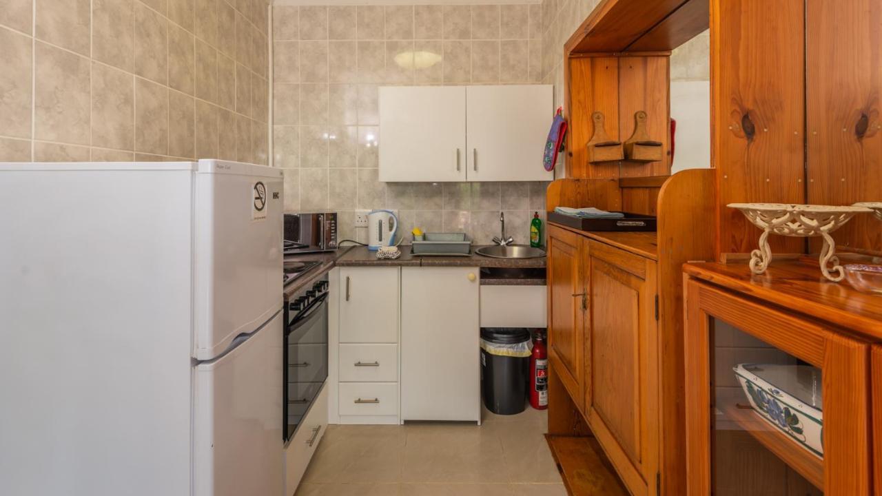 הרמנוס Brown Jug Guest House מראה חיצוני תמונה