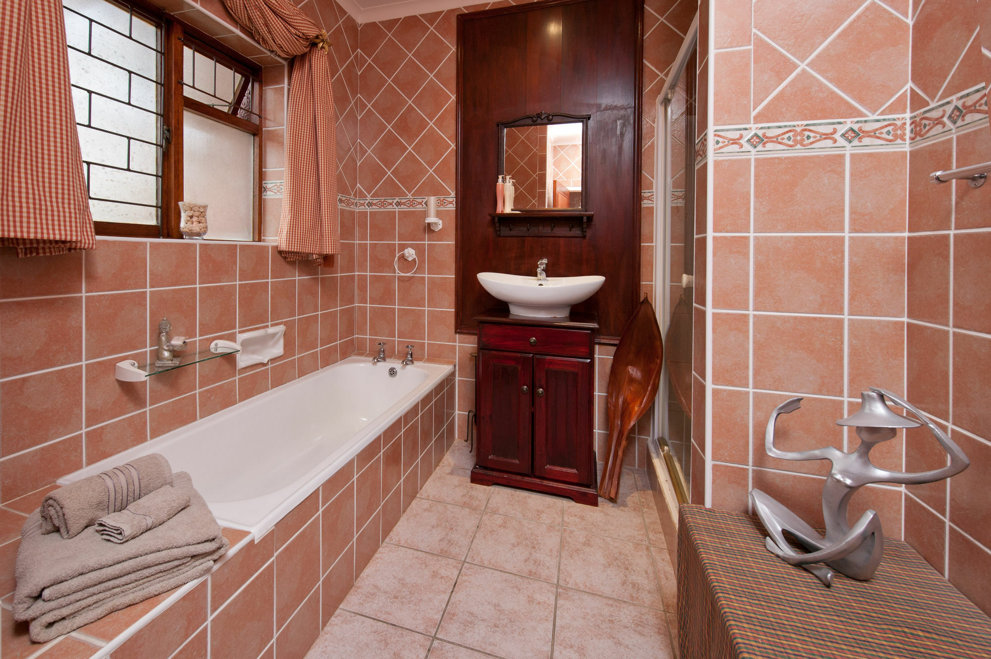 הרמנוס Brown Jug Guest House מראה חיצוני תמונה
