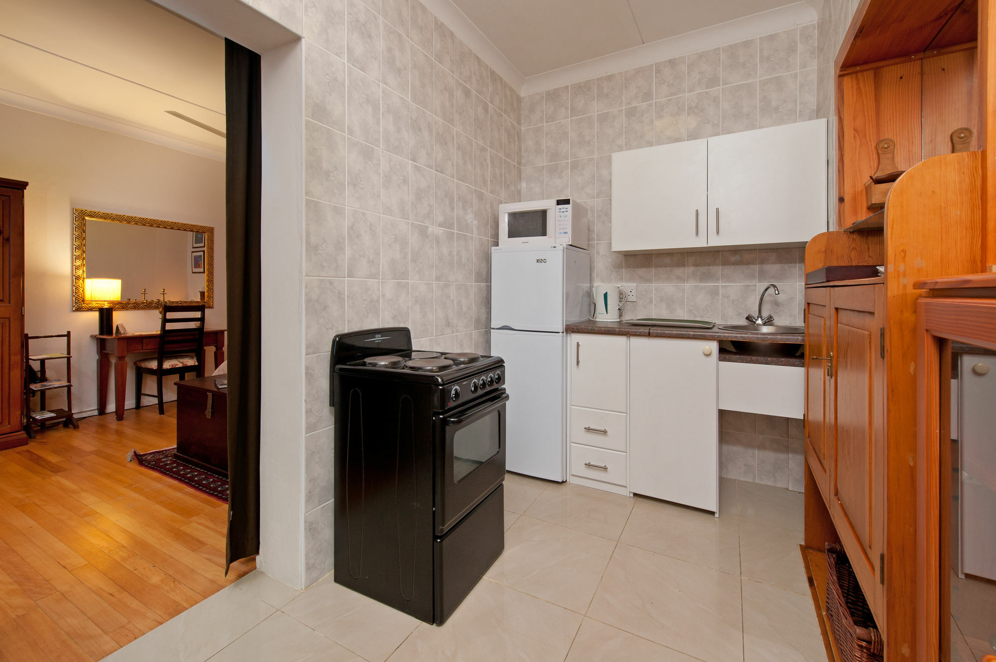 הרמנוס Brown Jug Guest House מראה חיצוני תמונה