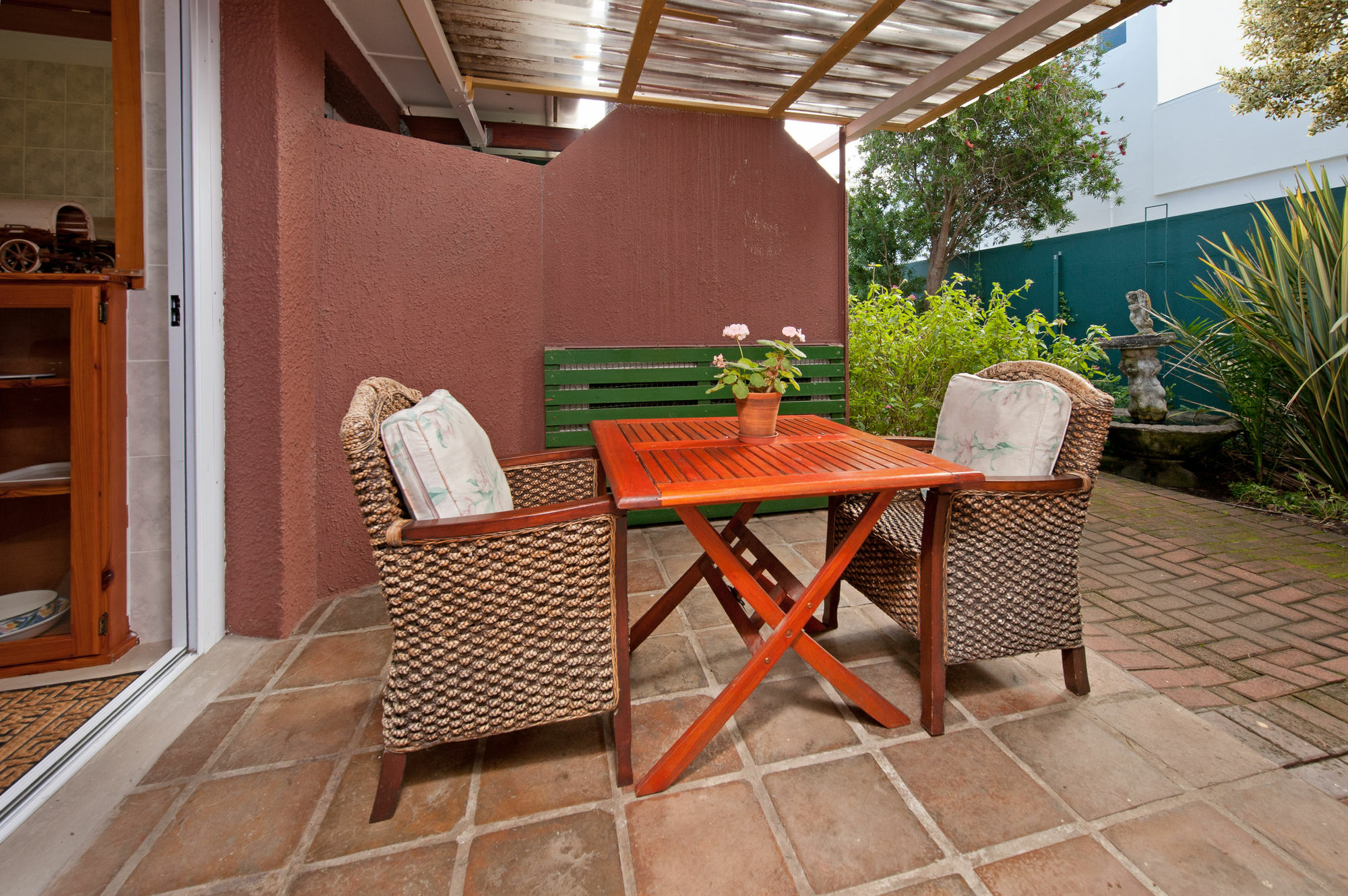 הרמנוס Brown Jug Guest House מראה חיצוני תמונה